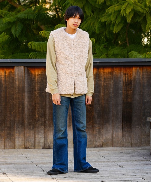 roial(ロイアル)の「VEST/ROILA(ロイアル)春秋にヘビロテしたくなる!リラックスフィットファーベスト(ベスト・レディース・ブラウン/ブルー系その他/ベージュ・MEDIUM/SMALL)」の16枚目の写真