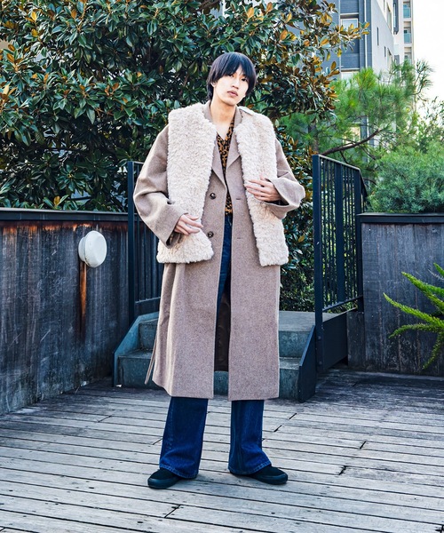 roial(ロイアル)の「VEST/ROILA(ロイアル)春秋にヘビロテしたくなる!リラックスフィットファーベスト(ベスト・レディース・ブラウン/ブルー系その他/ベージュ・MEDIUM/SMALL)」の21枚目の写真