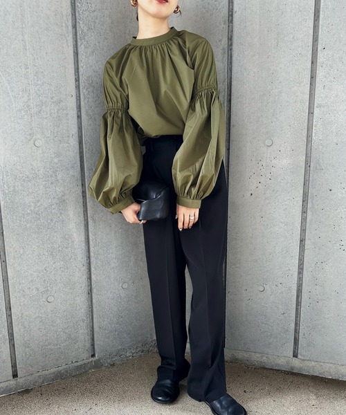 美品 WILLFULLY マットサテン ギャザー ボリュームスリーブ ブラウス 美品 WILLFULLY マットサテン ギャザー ボリュームスリーブ ブラウス