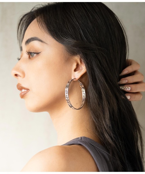 LATINA(ラティーナ)の「ジオメトリックフープピアス(ピアス(両耳用)・レディース・シルバー/ゴールド・FREE)」の5枚目の写真