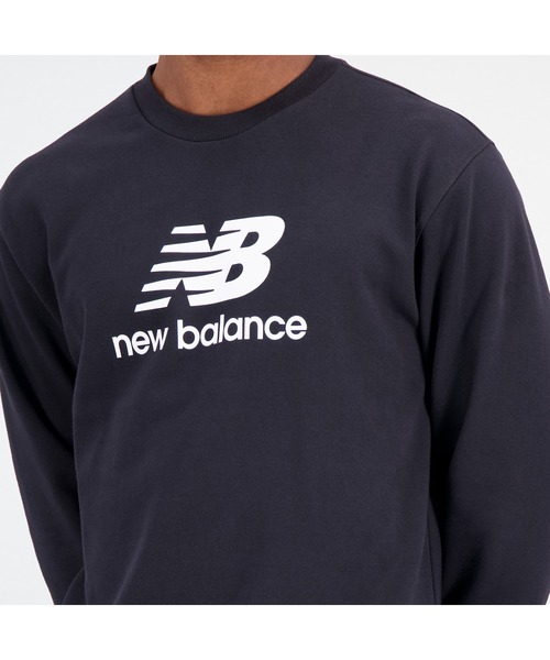 NEW BALANCE（ニューバランス）の「NB Essentials スタックドロゴ スウェットクルー（スウェット・メンズ・ライトグレー/ブラック・MEDIUM/XX-LARGE/LARGE/SMALL/X-LARGE）」の6枚目の写真