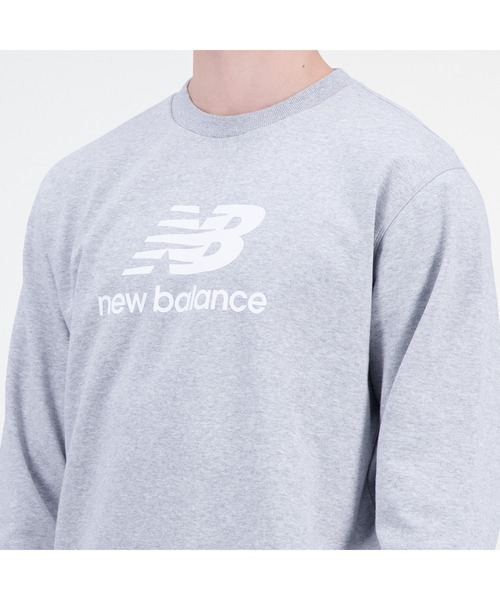 NEW BALANCE（ニューバランス）の「NB Essentials スタックドロゴ スウェットクルー（スウェット・メンズ・ライトグレー/ブラック・MEDIUM/XX-LARGE/LARGE/SMALL/X-LARGE）」の10枚目の写真