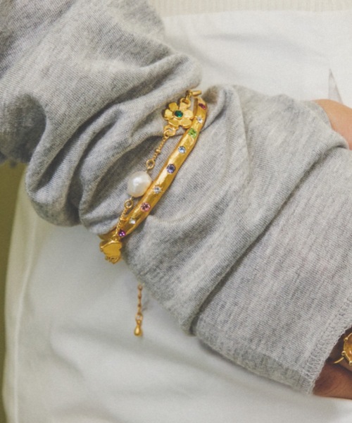 whim(ウィム)の「Stone Embed Bangle(バングル/リストバンド・レディース・ゴールド/シルバー/ゴールド系1/シルバー系1・FREE)」の3枚目の写真