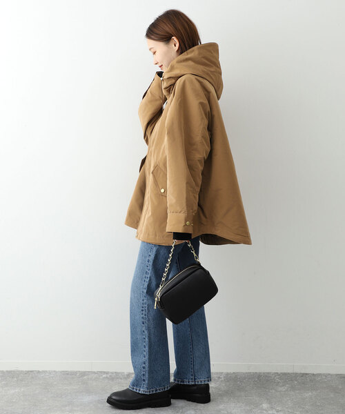 SLOBE IENA(スローブイエナ)の「ポリエステルナイロンフーディブルゾン(ブルゾン・レディース・ネイビー/ベージュ・FREE)」の4枚目の写真