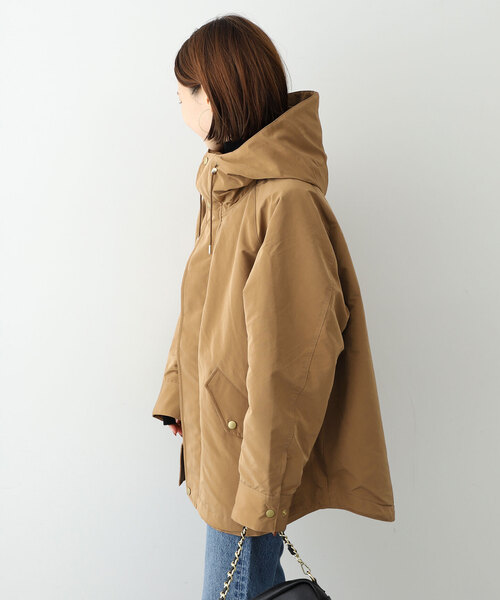 SLOBE IENA(スローブイエナ)の「ポリエステルナイロンフーディブルゾン(ブルゾン・レディース・ネイビー/ベージュ・FREE)」の8枚目の写真