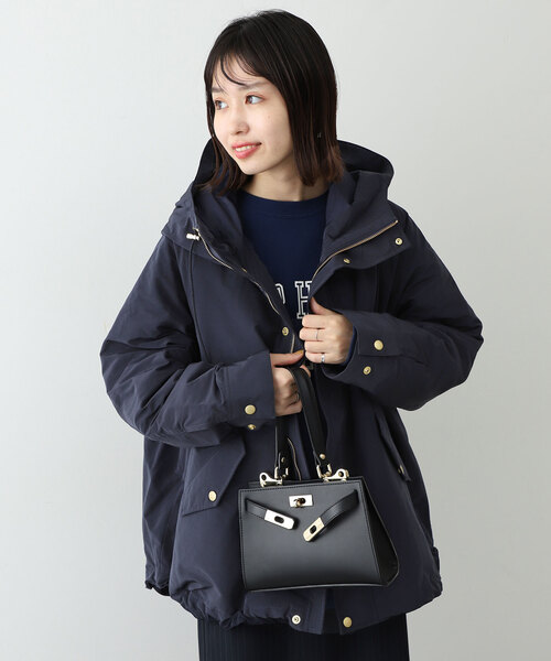 SLOBE IENA(スローブイエナ)の「ポリエステルナイロンフーディブルゾン(ブルゾン・レディース・ネイビー/ベージュ・FREE)」の18枚目の写真