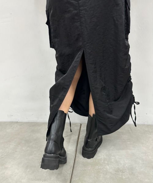 WHO'S WHO gallery（フーズフーギャラリー）の「シャーリングナイロンロングスカート（スカート・レディース・グレー/ブラック/ネイビー・FREE）」の9枚目の写真