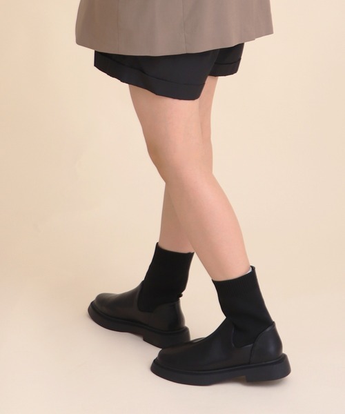Bermosa(ベルモサ)の「ショートソックスブーツ(ブーツ・レディース・ベージュ/ブラック・SMALL/MEDIUM/LARGE)」の18枚目の写真