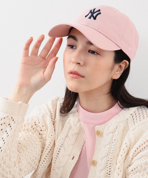 NEW ERA(ニューエラ)の「NEW ERA × BEAMS BOY / 別注 930 ニューヨークヤンキース キャップ 24SS(キャップ・レディース・ネイビー/ピンク/チャコールグレー/クリーム・ONE SIZE)」の5枚目の写真