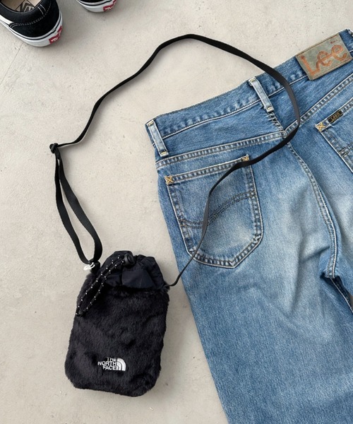 THE NORTH FACE(ザノースフェイス)の「国内未発売 THE NORTH FACE(ザ・ノースフェイス)/ストリングギャザーミニファーショルダー スマホショルダー ポーチ/GIRLS FUR CROSS BAG(ショルダーバッグ・レディース・クリーム/ブラック/ピンク・FREE)」の11枚目の写真