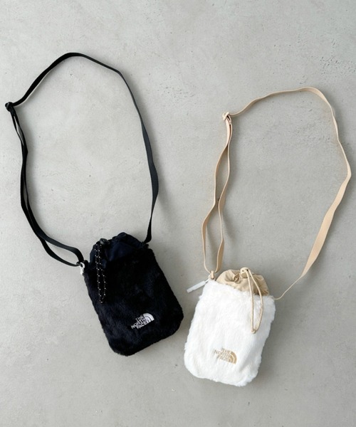 THE NORTH FACE(ザノースフェイス)の「国内未発売 THE NORTH FACE(ザ・ノースフェイス)/ストリングギャザーミニファーショルダー スマホショルダー ポーチ/GIRLS FUR CROSS BAG(ショルダーバッグ・レディース・クリーム/ブラック/ピンク・FREE)」の5枚目の写真