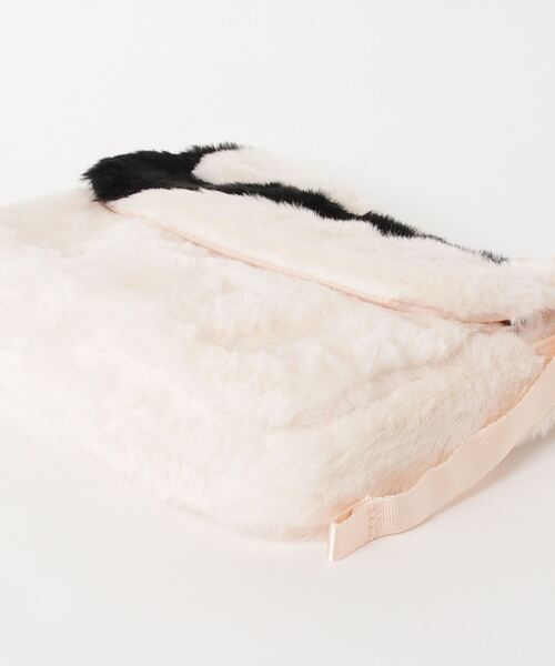 NIKE(ナイキ)の「NIKE WMNS NSW FUTURA 365 FX FUR CROSSBOD FB3048-838(ショルダーバッグ・レディース・ライトピンク・ONE SIZE)」の11枚目の写真