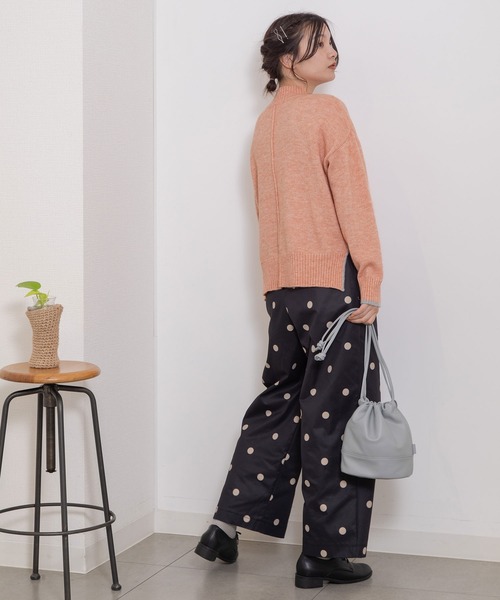 POU DOU DOU（プードゥドゥ）の「サイドスリットハイネックニット（ニット/セーター・レディース・ライトブルー/ピンク/オートミール/ブルー・3）」の20枚目の写真