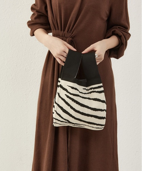 LA VORAGINE（ラ ヴォラジネ）の「バイカラーニットトートバッグ クラッチバッグ ハンドバッグ（ハンドバッグ・レディース・I/F/A/C/D/E/G/H/B・FREE）」の22枚目の写真