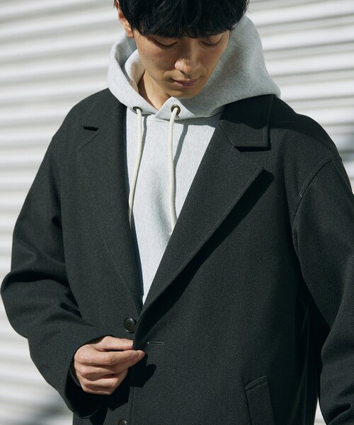JOURNAL STANDARD relume（ジャーナルスタンダード　レリューム）の「TECH MELTON シングル Aラインコート（ステンカラーコート・メンズ・ブラック/カーキ・MEDIUM/LARGE）」の6枚目の写真