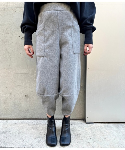 Settimissimo（セッティミッシモ）の「ITALYウールタッチ ビッグポケット バルーン シルエット パンツ（その他パンツ・レディース・ベージュ/グレー・FREE）」の20枚目の写真