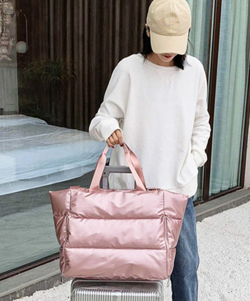 DAY CLOSET(デイ クローゼット)の「【A4収納可】2WAYぷっくりキルティングトートバッグ+ベルト 2点セット(トートバッグ・レディース・ブラック/グリーン/シルバー/パープル/ピンク/ブルー・ONE SIZE)」の12枚目の写真