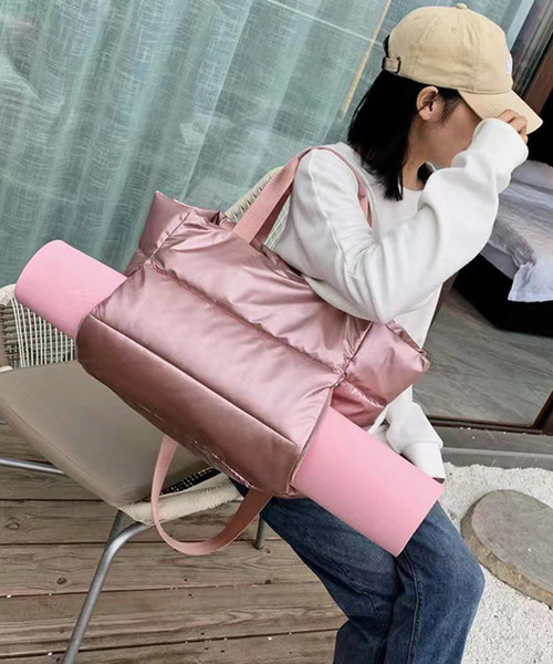 DAY CLOSET(デイ クローゼット)の「【A4収納可】2WAYぷっくりキルティングトートバッグ+ベルト 2点セット(トートバッグ・レディース・ブラック/グリーン/シルバー/パープル/ピンク/ブルー・ONE SIZE)」の13枚目の写真
