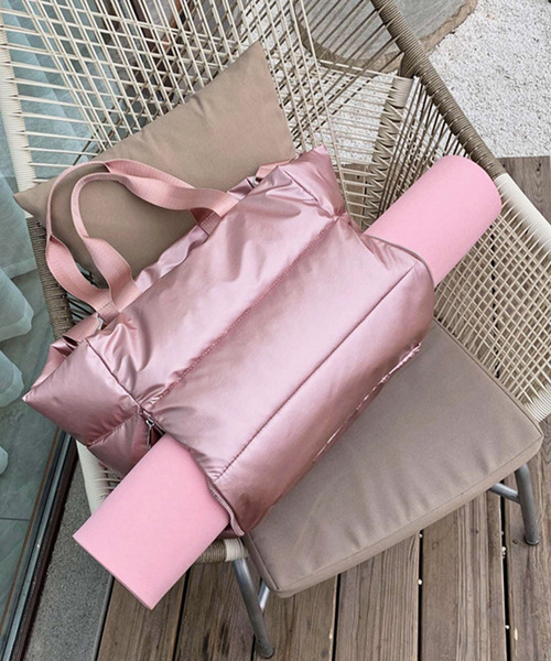 DAY CLOSET(デイ クローゼット)の「【A4収納可】2WAYぷっくりキルティングトートバッグ+ベルト 2点セット(トートバッグ・レディース・ブラック/グリーン/シルバー/パープル/ピンク/ブルー・ONE SIZE)」の16枚目の写真