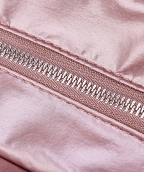 DAY CLOSET(デイ クローゼット)の「【A4収納可】2WAYぷっくりキルティングトートバッグ+ベルト 2点セット(トートバッグ・レディース・ブラック/グリーン/シルバー/パープル/ピンク/ブルー・ONE SIZE)」の21枚目の写真