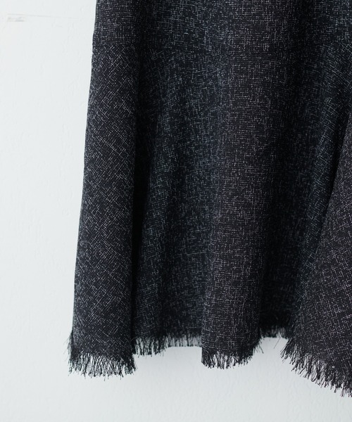 natural couture(ナチュラルクチュール)の「裾フレア切替ツイードキャミワンピース(ワンピース・レディース・オフホワイト/ブラウン/ブラック・FREE)」の17枚目の写真