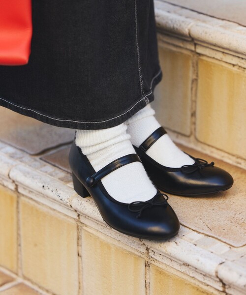 FREAK'S STORE（フリークスストア）の「ROVERETO/ロベレート ローヒール ストラップリボン付きシューズ（パンプス・レディース・ブラック/ホワイト・38/36/37）」の3枚目の写真