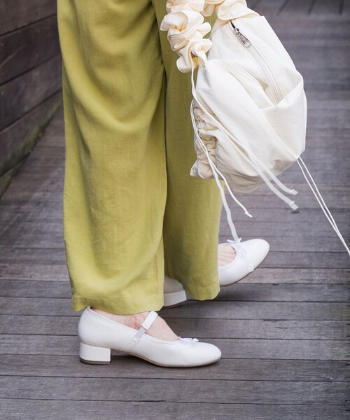 FREAK'S STORE（フリークスストア）の「ROVERETO/ロベレート ローヒール ストラップリボン付きシューズ（パンプス・レディース・ブラック/ホワイト・38/36/37）」の8枚目の写真