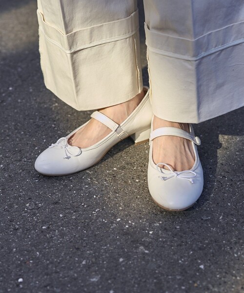 FREAK'S STORE（フリークスストア）の「ROVERETO/ロベレート ローヒール ストラップリボン付きシューズ（パンプス・レディース・ブラック/ホワイト・38/36/37）」の12枚目の写真