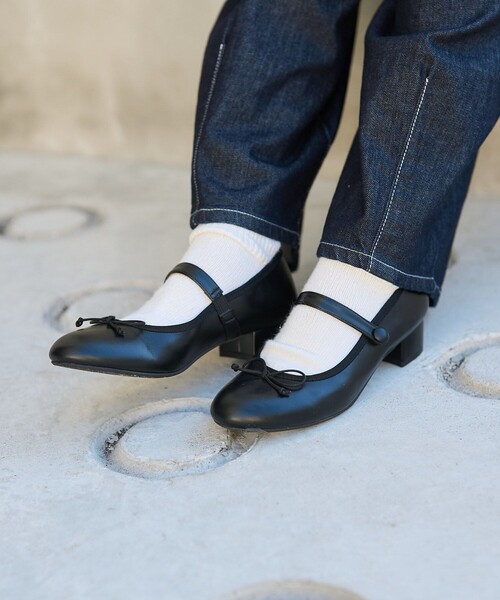 FREAK'S STORE（フリークスストア）の「ROVERETO/ロベレート ローヒール ストラップリボン付きシューズ（パンプス・レディース・ブラック/ホワイト・38/36/37）」の13枚目の写真