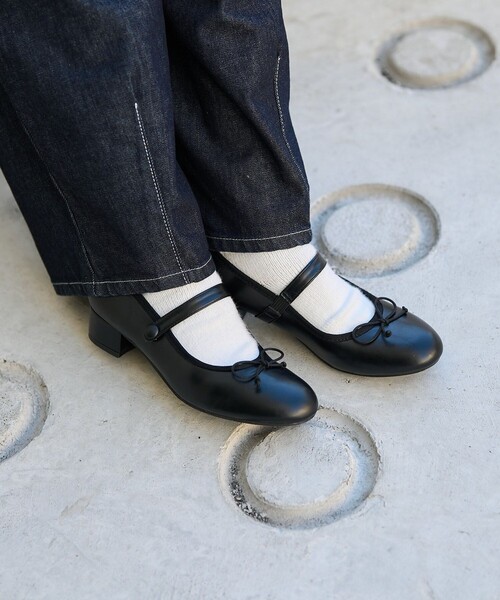 FREAK'S STORE（フリークスストア）の「ROVERETO/ロベレート ローヒール ストラップリボン付きシューズ（パンプス・レディース・ブラック/ホワイト・38/36/37）」の15枚目の写真