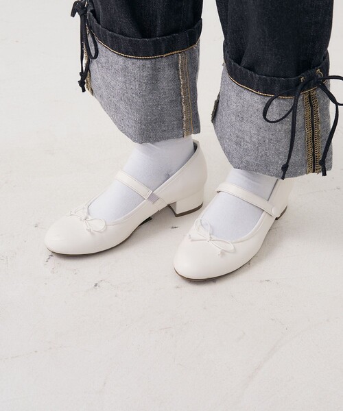 FREAK'S STORE（フリークスストア）の「ROVERETO/ロベレート ローヒール ストラップリボン付きシューズ（パンプス・レディース・ブラック/ホワイト・38/36/37）」の16枚目の写真