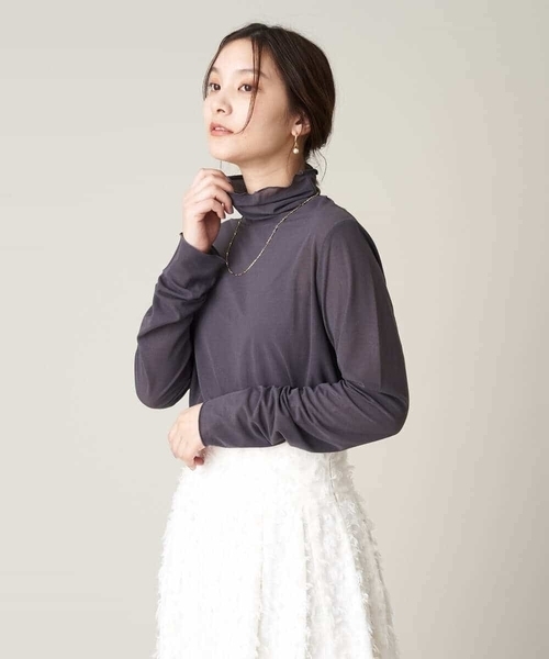 a.v.v（アーヴェヴェ）の「シアーハイネックトップス（Tシャツ/カットソー・レディース・アイボリー/ホワイト/チャコールグレー/ライトピンク・38/36/42/34/40）」の5枚目の写真