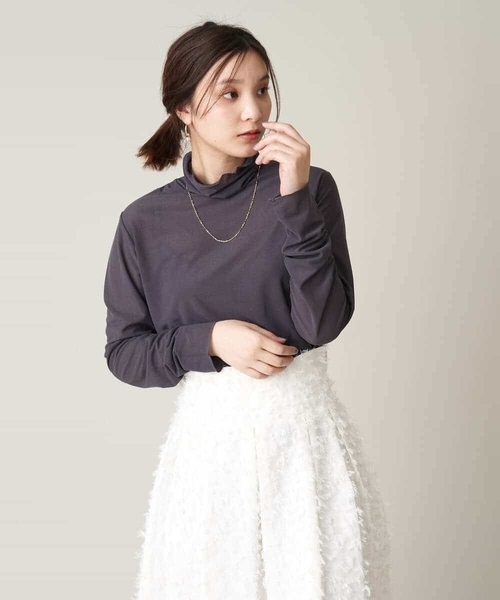 a.v.v（アーヴェヴェ）の「シアーハイネックトップス（Tシャツ/カットソー・レディース・アイボリー/ホワイト/チャコールグレー/ライトピンク・38/36/42/34/40）」の6枚目の写真