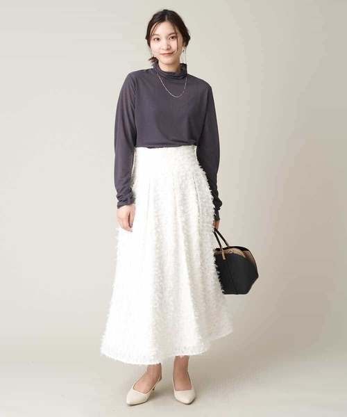 a.v.v（アーヴェヴェ）の「シアーハイネックトップス（Tシャツ/カットソー・レディース・アイボリー/ホワイト/チャコールグレー/ライトピンク・38/36/42/34/40）」の9枚目の写真