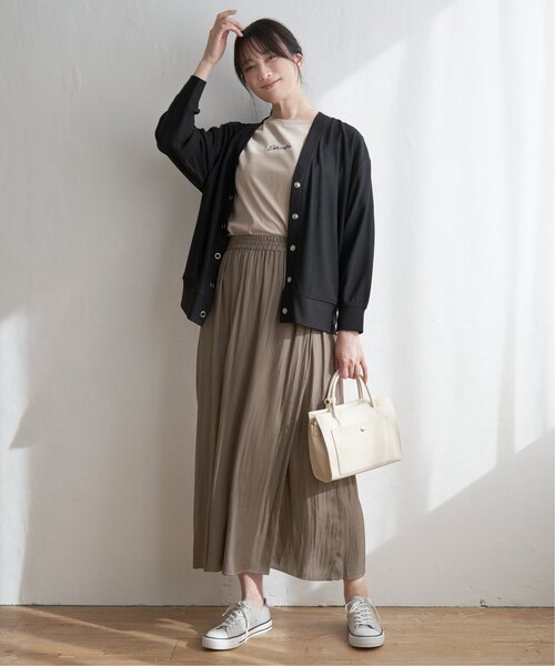 ikka(イッカ)の「スポンディッシュVネックカーディガン(カーディガン/ボレロ・レディース・ベージュ/ブラック/オリーブ/ブルー・M/L/S)」の9枚目の写真