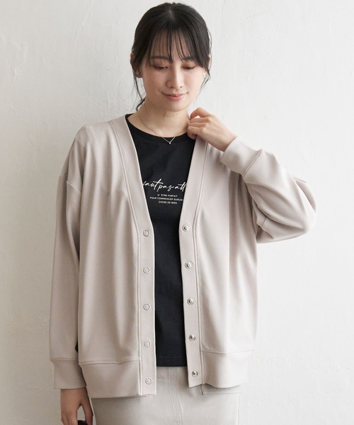 ikka(イッカ)の「スポンディッシュVネックカーディガン(カーディガン/ボレロ・レディース・ベージュ/ブラック/オリーブ/ブルー・M/L/S)」の3枚目の写真