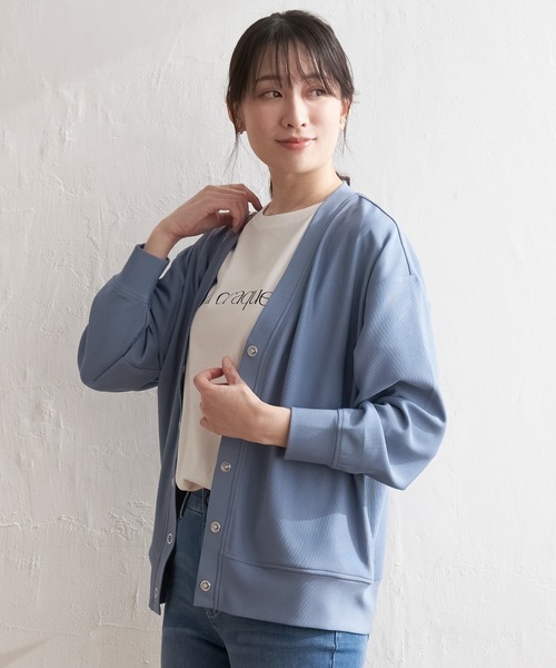 ikka(イッカ)の「スポンディッシュVネックカーディガン(カーディガン/ボレロ・レディース・ベージュ/ブラック/オリーブ/ブルー・M/L/S)」の1枚目の写真