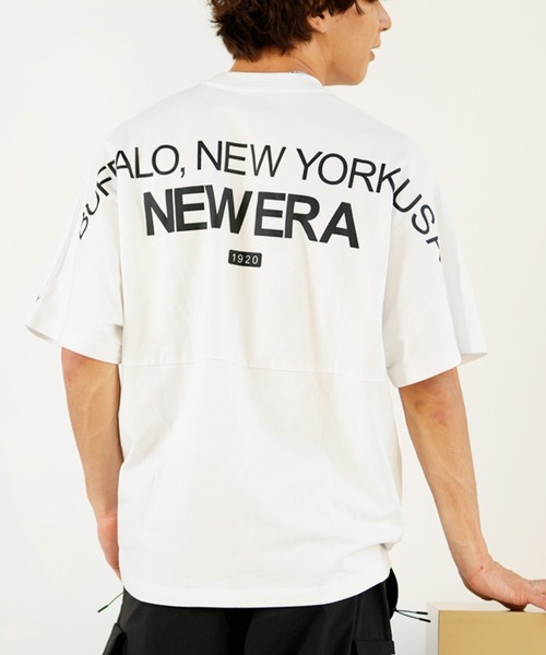 NEW ERA(ニューエラ)の「NEW ERA/ニューエラ 半袖Tシャツ オーバーサイズ バックプリント 14121871/14121872/14121873/14121874(Tシャツ/カットソー・メンズ・ホワイト/ストーン/ライトブルー/ブラック・M/L/XL/2XL)」の2枚目の写真