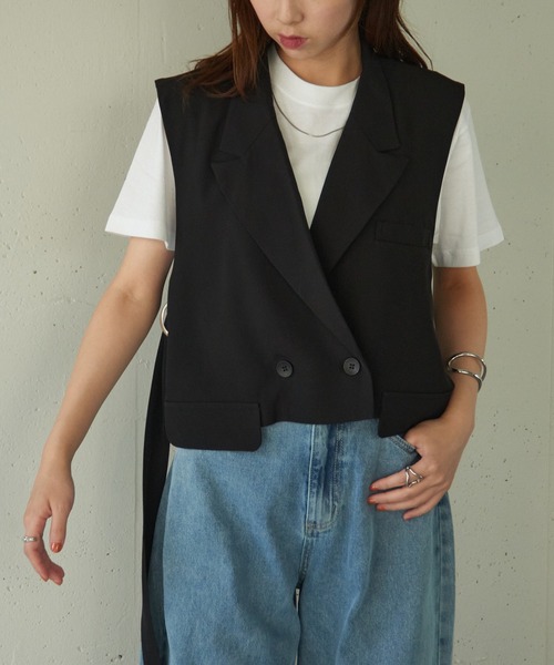 MAISON BREEZE reveur(メゾンブリーズレヴール)の「【MAISON BREEZE reveur】テーラードショートトレンチベスト trc(ベスト・レディース・ブラック/モカ・FREE)」の1枚目の写真