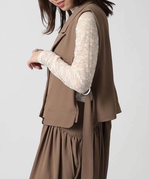 MAISON BREEZE reveur(メゾンブリーズレヴール)の「【MAISON BREEZE reveur】テーラードショートトレンチベスト trc(ベスト・レディース・ブラック/モカ・FREE)」の20枚目の写真