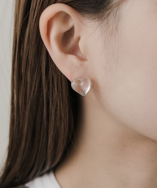 SMELLY（スメリー）の「ガラスハートピアス（ピアス（両耳用）・レディース・ブラック/クリア・-）」の2枚目の写真