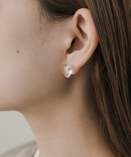 SMELLY（スメリー）の「ガラスハートピアス（ピアス（両耳用）・レディース・ブラック/クリア・-）」の3枚目の写真