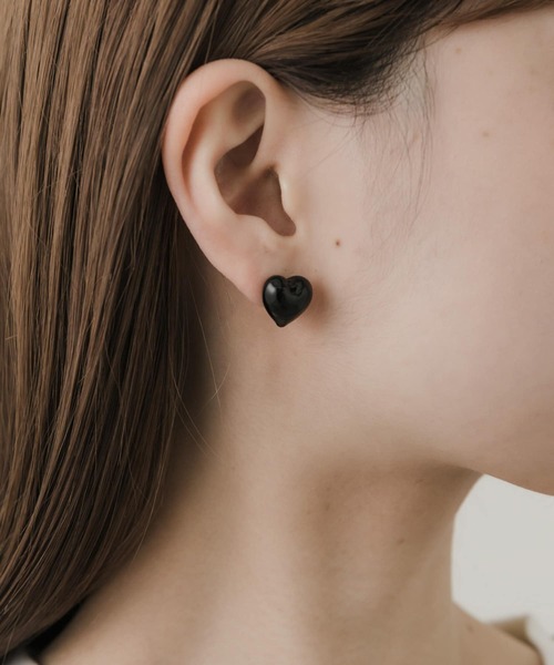 SMELLY（スメリー）の「ガラスハートピアス（ピアス（両耳用）・レディース・ブラック/クリア・-）」の7枚目の写真