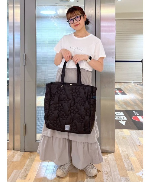 tiny tiny（ティニーティニー）の「フラワーキルトトートバッグ[tiny tiny(ティニーティニー)]（トートバッグ・レディース・ホワイト/ブラック・0）」の17枚目の写真