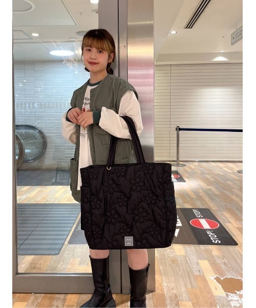 tiny tiny（ティニーティニー）の「フラワーキルトトートバッグ[tiny tiny(ティニーティニー)]（トートバッグ・レディース・ホワイト/ブラック・0）」の18枚目の写真