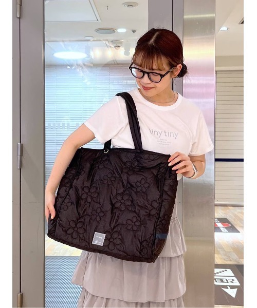 tiny tiny（ティニーティニー）の「フラワーキルトトートバッグ[tiny tiny(ティニーティニー)]（トートバッグ・レディース・ホワイト/ブラック・0）」の19枚目の写真