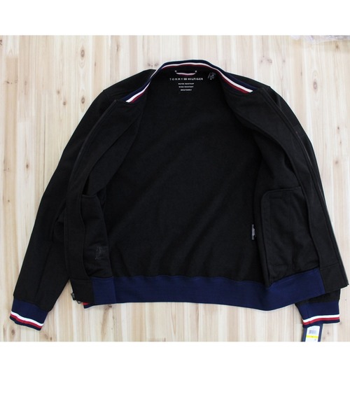 TOMMY HILFIGER（トミーヒルフィガー）の「ライトウエイト バーシティ リブ ニット ボンバー ジャケット Lightweight Varsity Rib Knit Bomber Jacket（ブルゾン・メンズ・ブラック/グレー・L/M/S/XL）」の9枚目の写真