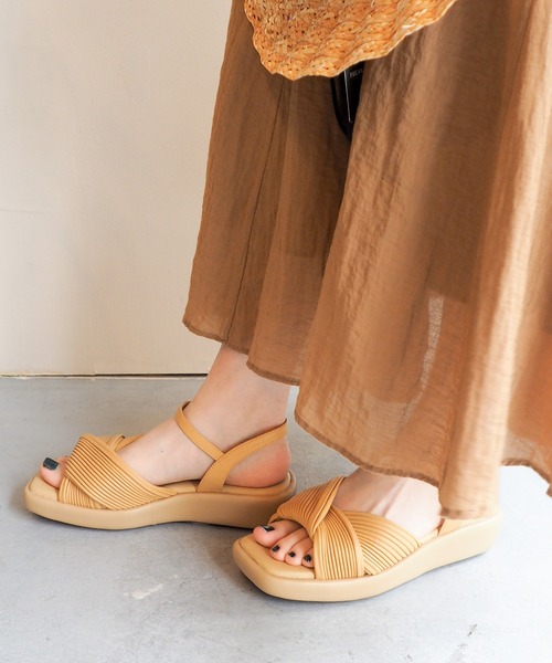 cava cava（サヴァサヴァ）の「厚底サンダル　7420171（サンダル・レディース・ライトベージュ/ブラック/イエロー・24.5cm/24.0cm/23.5cm/23.0cm/22.5cm）」の15枚目の写真