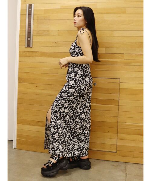 EVRIS（エヴリス）の「フラワーキャミワンピース（ワンピース・レディース・ブルー/ブラック・FREE）」の8枚目の写真