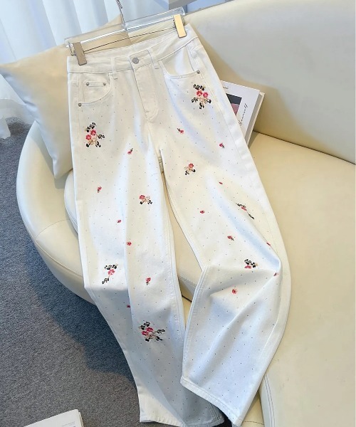 セール】花柄刺しゅうデニムパンツ（デニムパンツ）｜GEMEDA